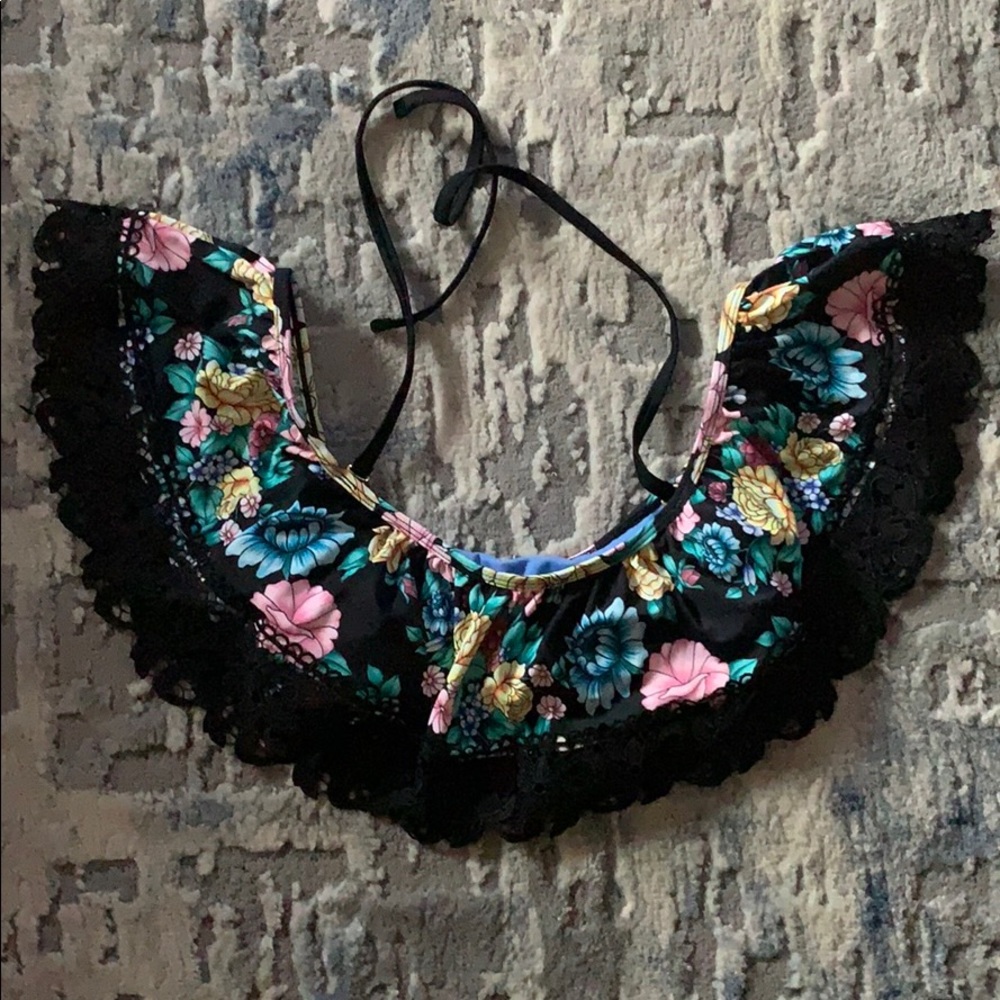 Size small bathing suit top🌀🌀